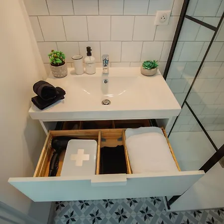 Casita - Petite Maison De Charme - Parking Gratuit & Jardin Prive *